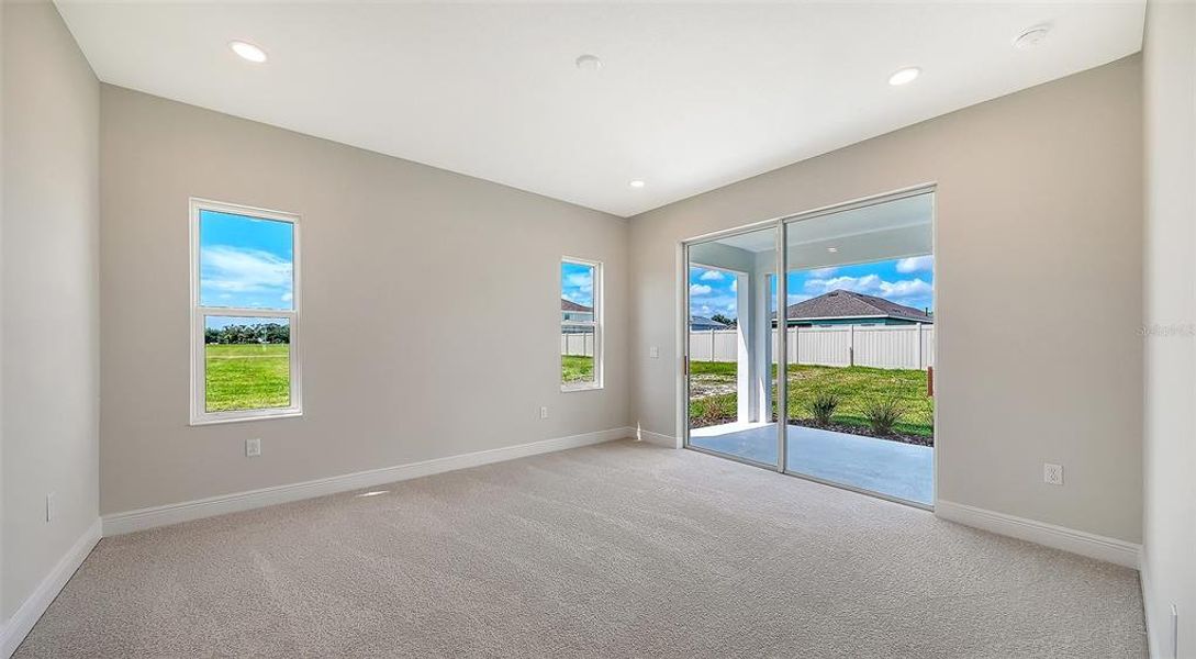 Spacious, unfurnished interior of a new home in Canoe Creek, Parrish (Image 18).