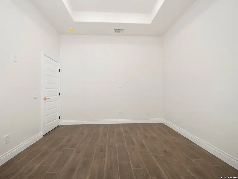 Spacious, unfurnished interior of a new home in , Elmendorf (Image 40).