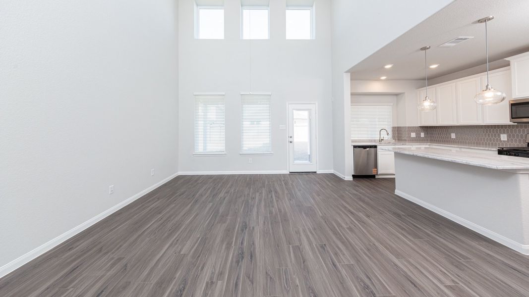 Representative unfurnished interior of a home built from the The Hawthorn by Legend Homes in Rocky Creek Crossing, Crowley (Image 19).