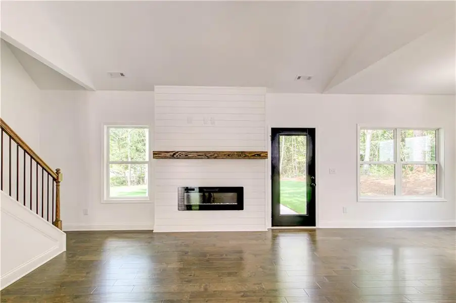 Spacious, unfurnished interior of a new home in , Villa Rica (Image 42).