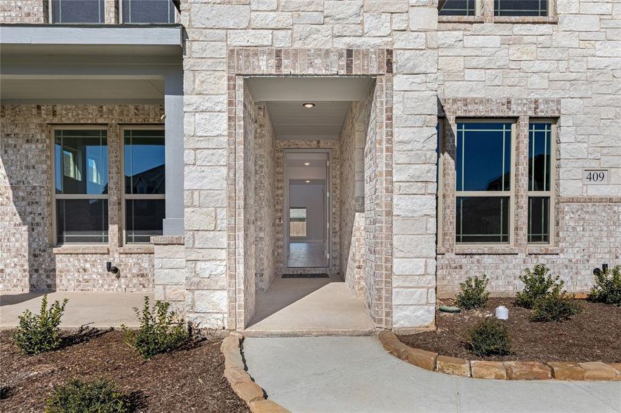 Exterior details and patio area of a home in Maplewood, Glenn Heights (Image 27). Exterior details and patio area of a home in Maplewood, Glenn Heights (Image 27).
