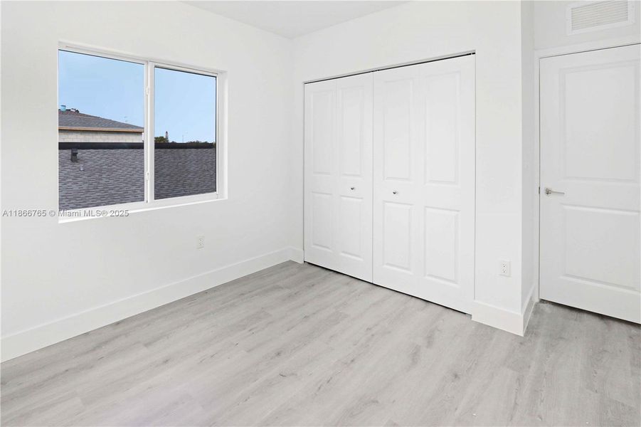 Spacious, unfurnished interior of a new home in , Miami (Image 14).