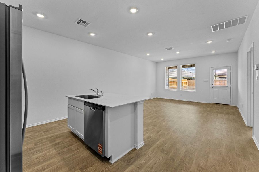 Spacious, unfurnished interior of a new home in Wayside, Uhland (Image 15).
