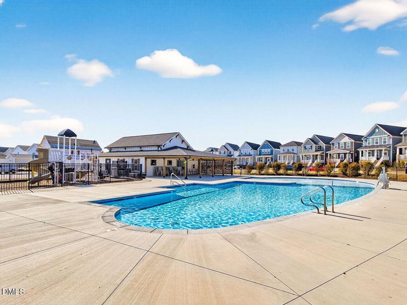 043-1280x960-community-pool