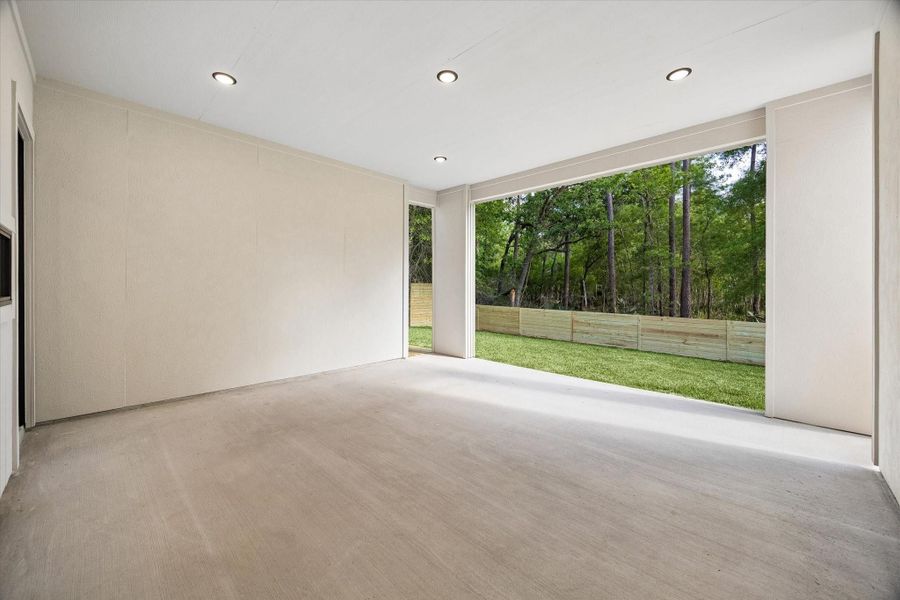 Spacious, unfurnished interior of a new home in , Conroe (Image 23).