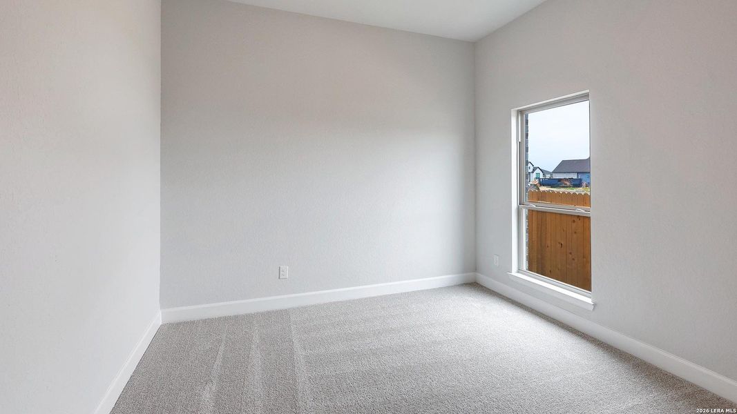 Spacious, unfurnished interior of a new home in Haby Hill, San Antonio (Image 17).