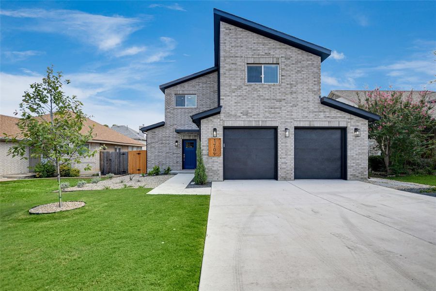 Welcome to 1709 Southwestern Trail Welcome to 1709 Southwestern Trail