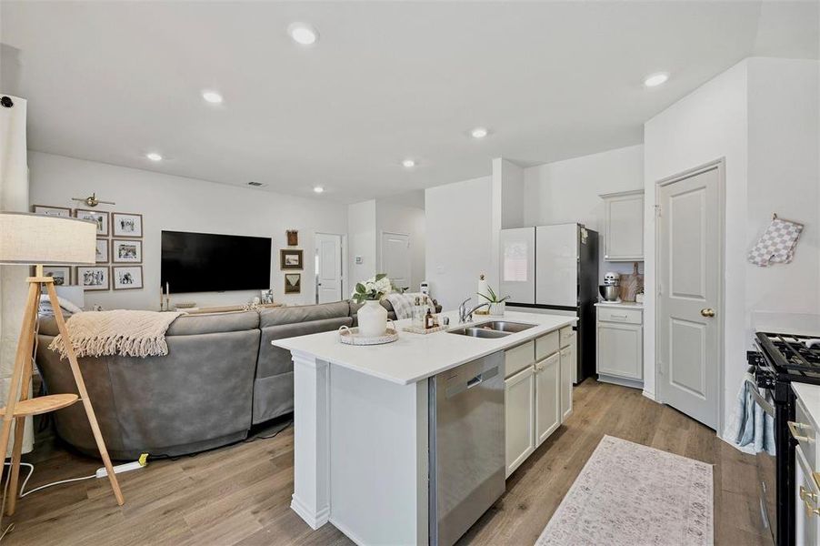 Furnished interior view inside a new home in Three Oaks, Sherman (Image 31).