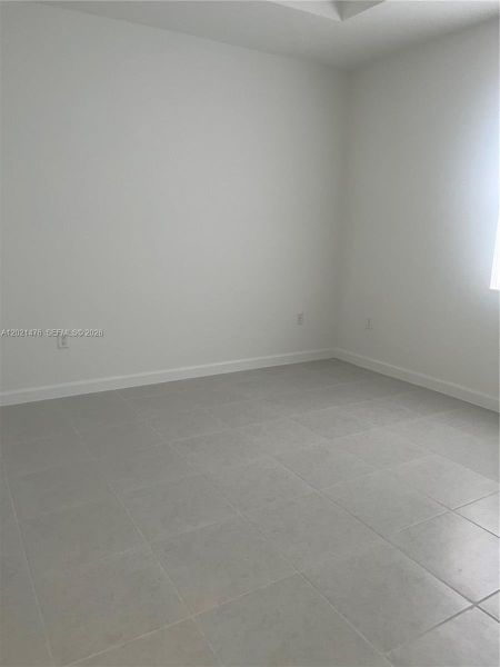 Spacious, unfurnished interior of a new home in , Miami (Image 15).