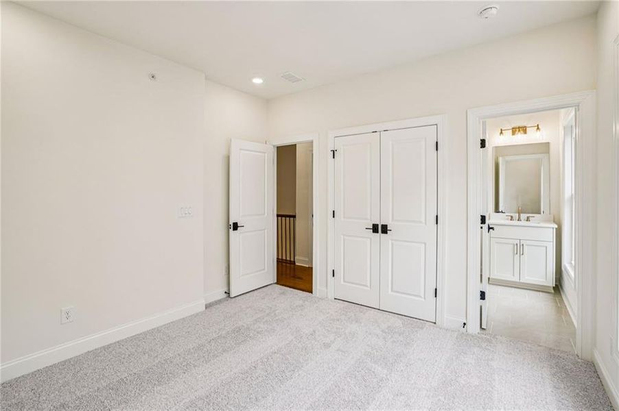Spacious, unfurnished interior of a new home in Byers Park, Alpharetta (Image 29). Spacious, unfurnished interior of a new home in Byers Park, Alpharetta (Image 29).