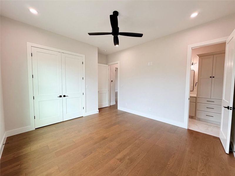 Spacious, unfurnished interior of a new home in , Washington (Image 35).