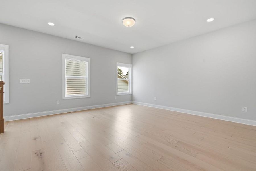 Spacious, unfurnished interior of a new home in , Woodstock (Image 33).