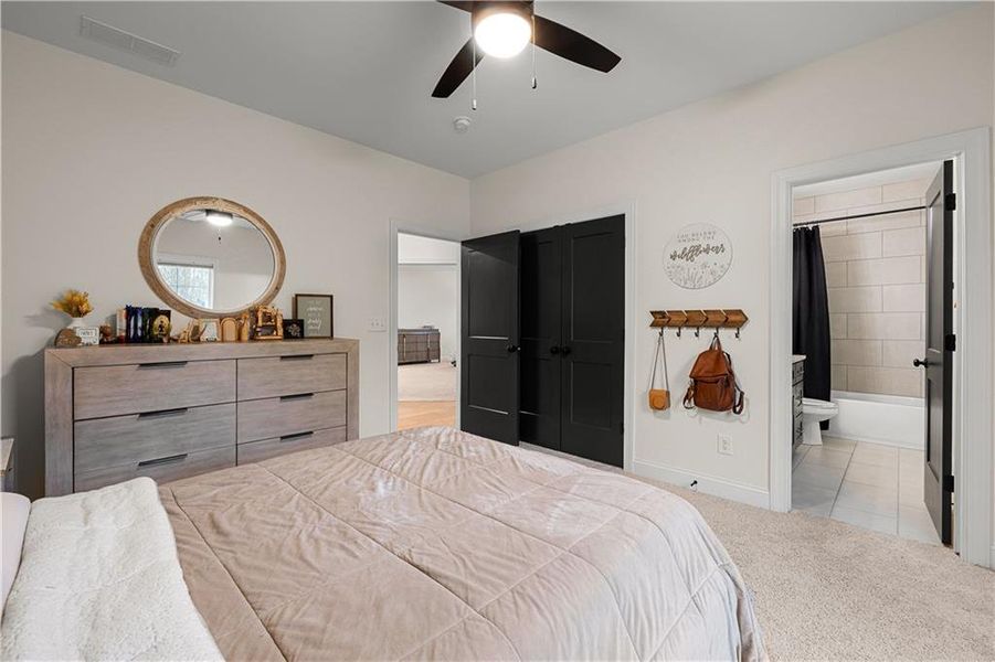 Furnished interior view inside a new home in , Winston (Image 42).