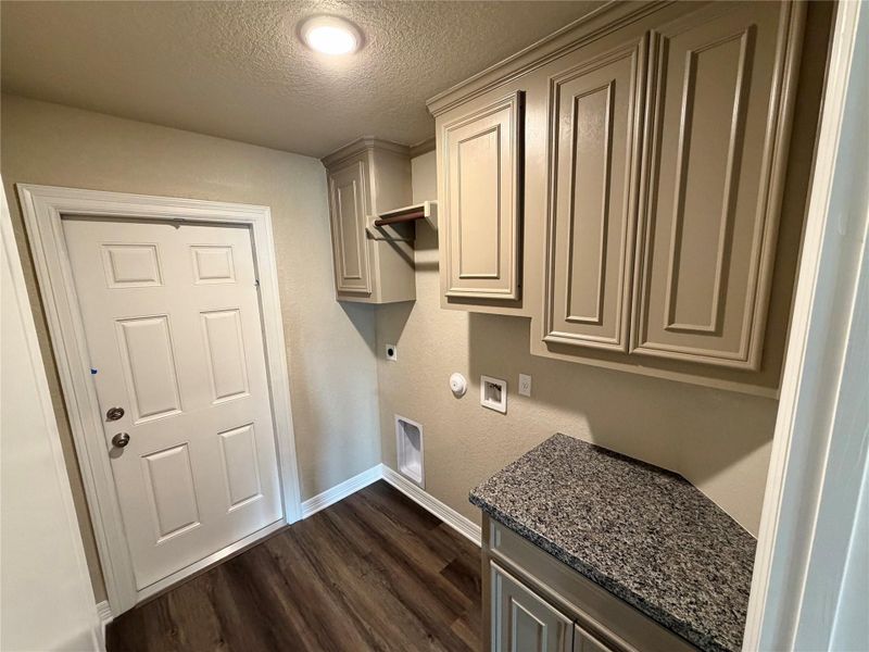 Furnished interior view inside a new home in , Angleton (Image 9).