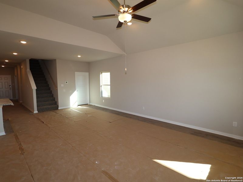 Spacious, unfurnished interior of a new home in Hunters Ranch, San Antonio (Image 21).