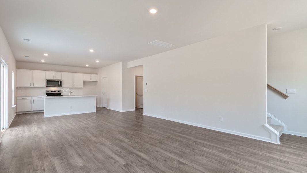 Spacious, unfurnished interior of a new home in Cambridge Park, Mebane (Image 16).
