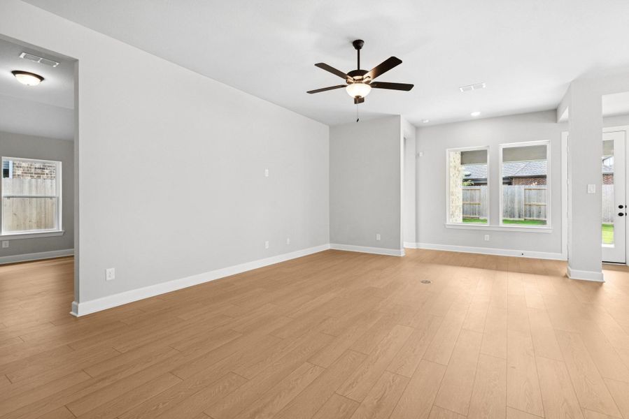 Spacious, unfurnished interior of a new home in Riceland 50’ Front Load Homesites, Mont Belvieu (Image 26). Spacious, unfurnished interior of a new home in Riceland 50’ Front Load Homesites, Mont Belvieu (Image 26).