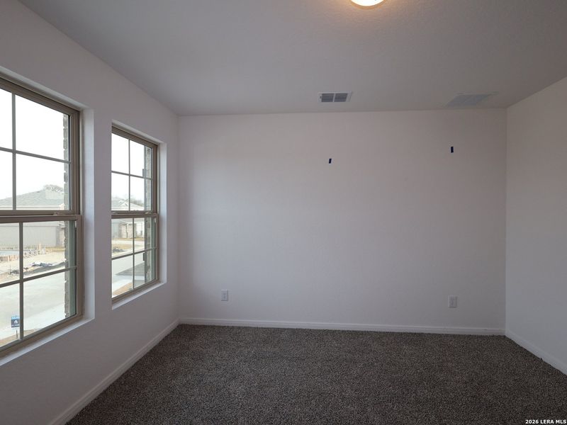 Spacious, unfurnished interior of a new home in Agave, San Antonio (Image 25).