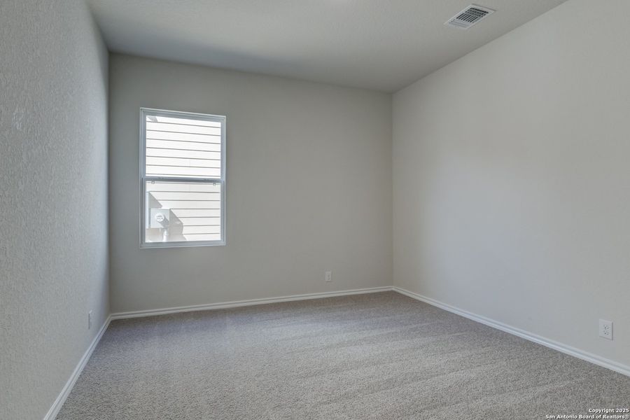 Spacious, unfurnished interior of a new home in Meadows at Hennersby Hollow 40's, San Antonio (Image 19). Spacious, unfurnished interior of a new home in Meadows at Hennersby Hollow 40's, San Antonio (Image 19).