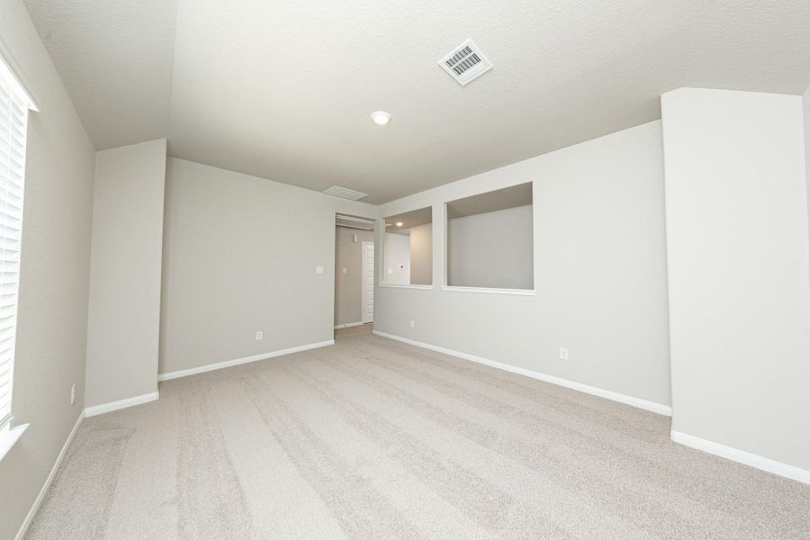 Spacious, unfurnished interior of a new home in Townsend Reserve, Splendora (Image 10).