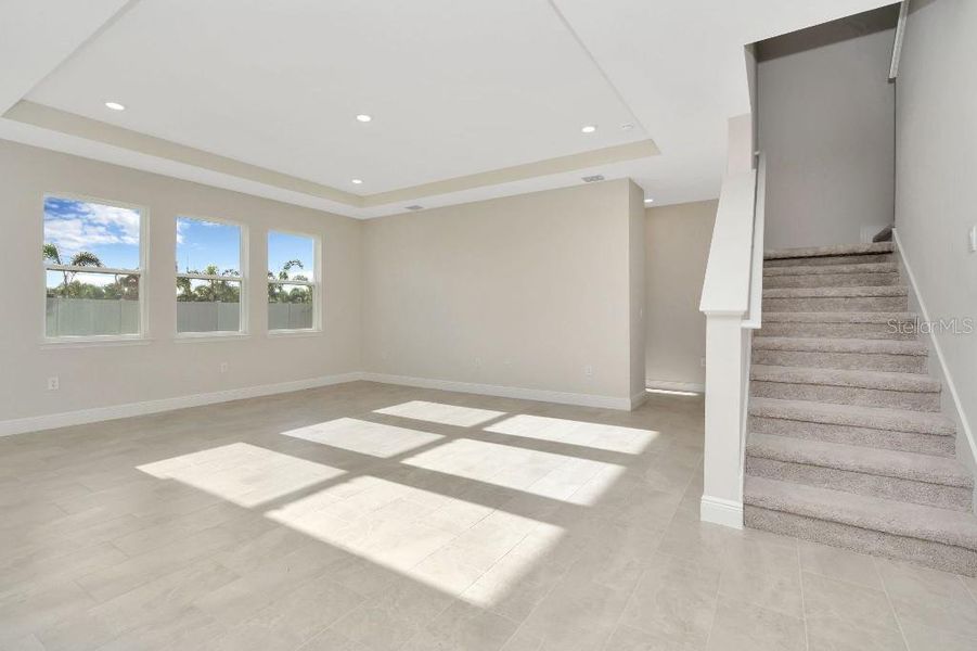 Spacious, unfurnished interior of a new home in Mangrove Manor, Apollo Beach (Image 32).