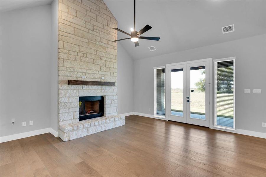Spacious, unfurnished interior of a new home in Springside Estates II, Waxahachie (Image 23).