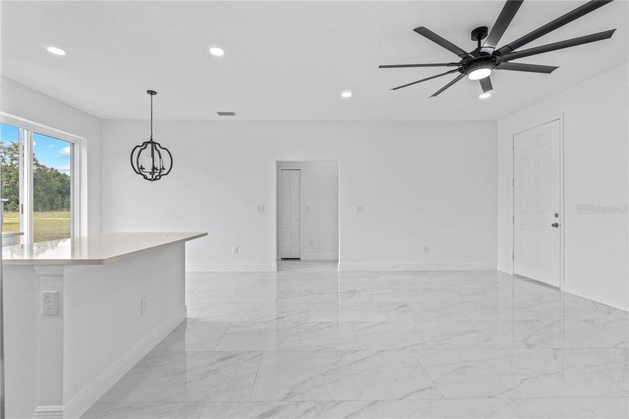 Spacious, unfurnished interior of a new home in , Dunnellon (Image 19).