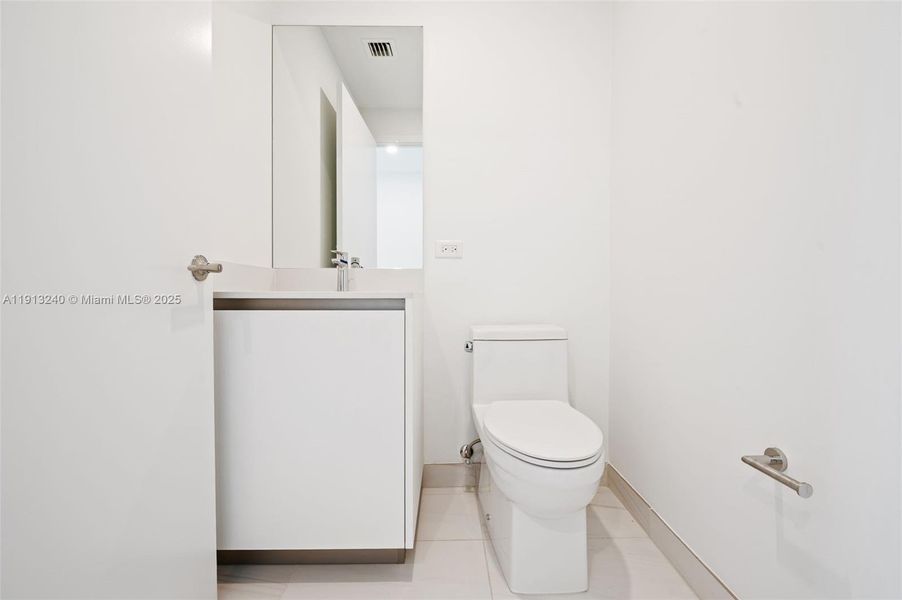 Furnished interior view inside a new home in , Pompano Beach (Image 10).