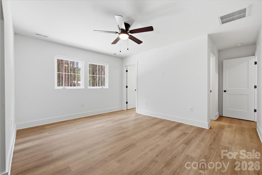 Spacious, unfurnished interior of a new home in , York (Image 26).