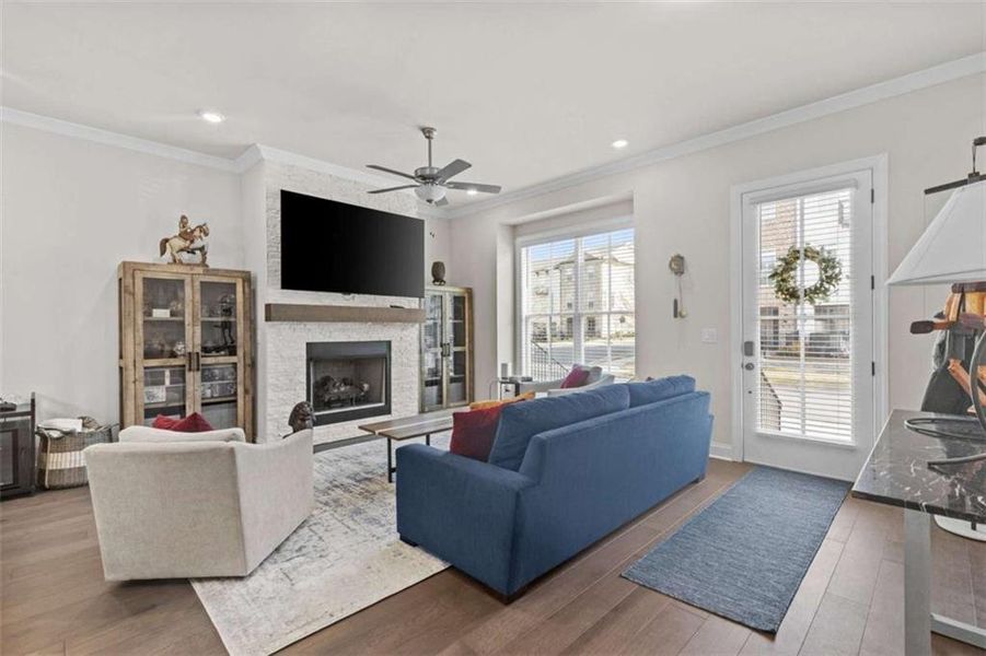 Furnished interior view inside a new home in , Peachtree Corners (Image 8). Furnished interior view inside a new home in , Peachtree Corners (Image 8).