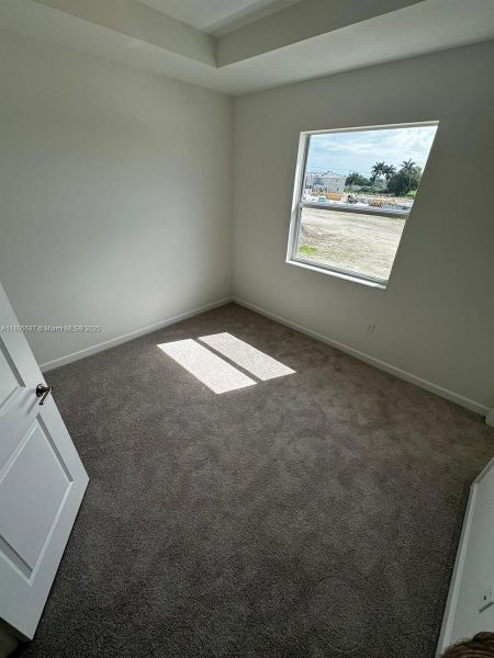 Spacious, unfurnished interior of a new home in , Homestead (Image 9).