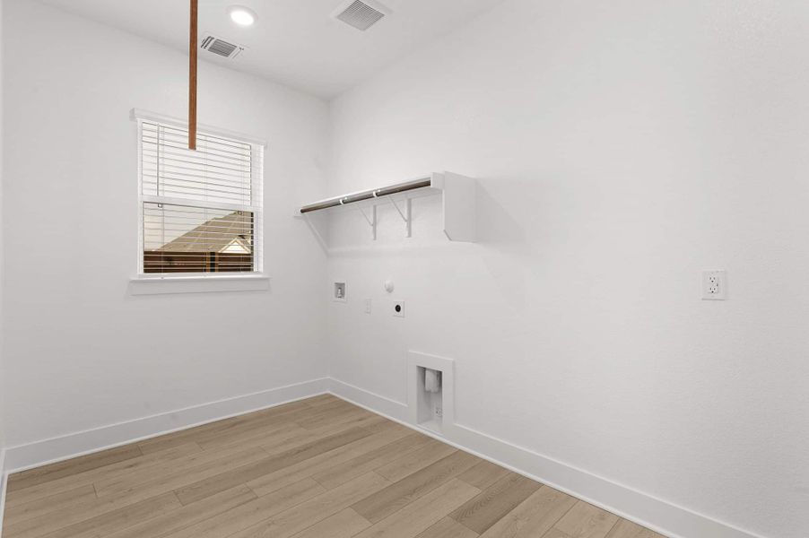 Spacious, unfurnished interior of a new home in Broken Oak, Georgetown (Image 24). Spacious, unfurnished interior of a new home in Broken Oak, Georgetown (Image 24).