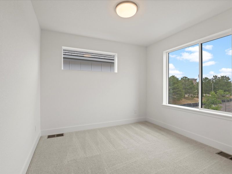 Spacious, unfurnished interior of a new home in Ascent at Inverness, Englewood (Image 25).