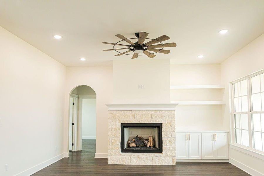 Spacious, unfurnished interior of a new home in , Henderson (Image 23).