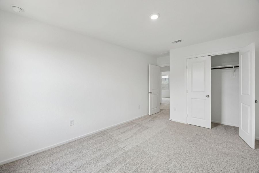 Spacious, unfurnished interior of a new home in Crosby Farms, Crosby (Image 8).