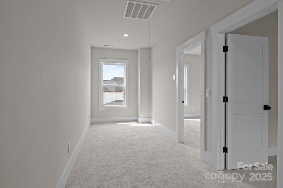 Spacious, unfurnished interior of a new home in Lakeside Pointe, Sherrills Ford (Image 18).