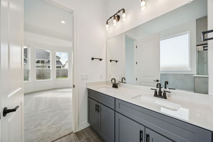 Furnished interior view inside a new home in Valencia, Manvel (Image 7).