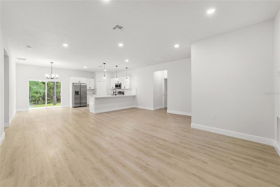 Spacious, unfurnished interior of a new home in , Citrus Springs (Image 24).