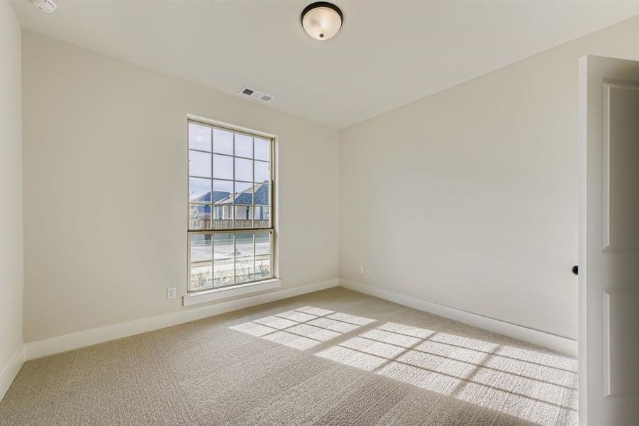 Spacious, unfurnished interior of a new home in Wellington 50s, Fort Worth (Image 25).