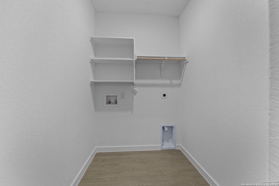 Spacious, unfurnished interior of a new home in Voss Farms: Coastline Collection, New Braunfels (Image 26).