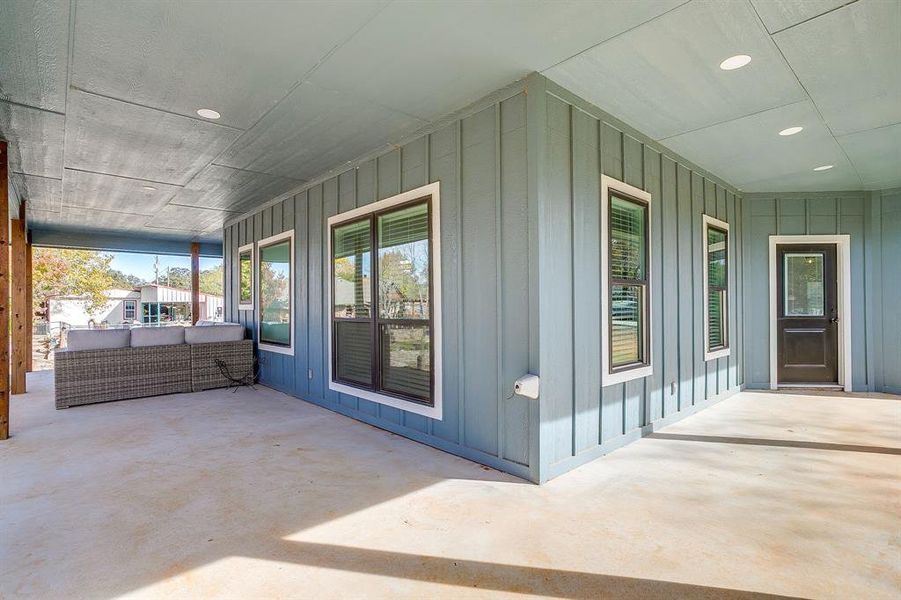 Exterior details and patio area of a home in , Granbury (Image 30).