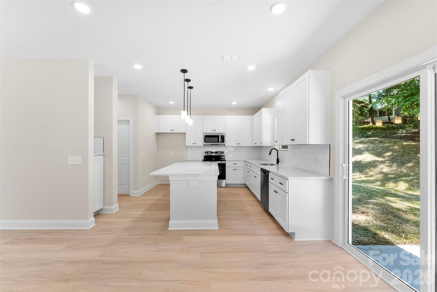 Furnished interior view inside a new home in , Kannapolis (Image 7).