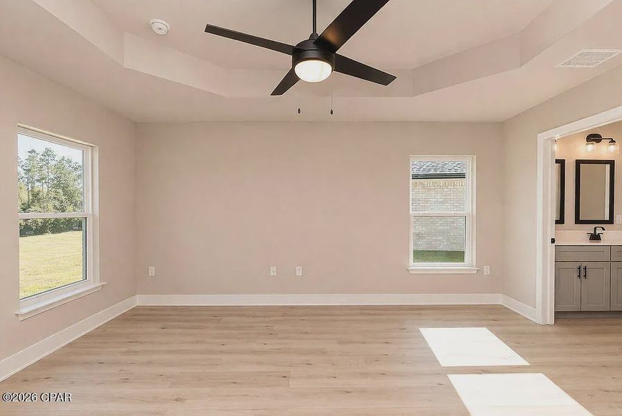 Spacious, unfurnished interior of a new home in College Station, Panama City (Image 10).