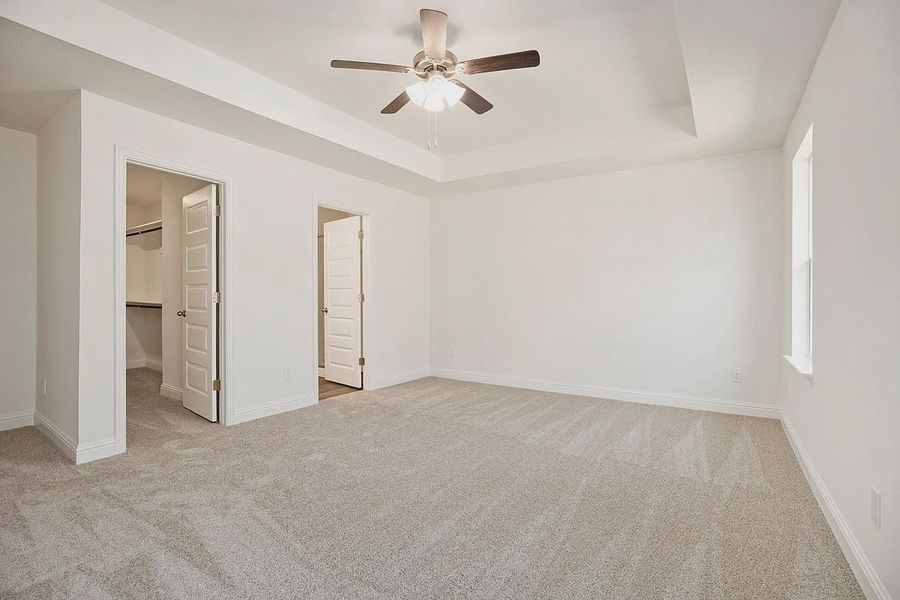 Spacious, unfurnished interior of a new home in Kiber Reserve, Angleton (Image 13).