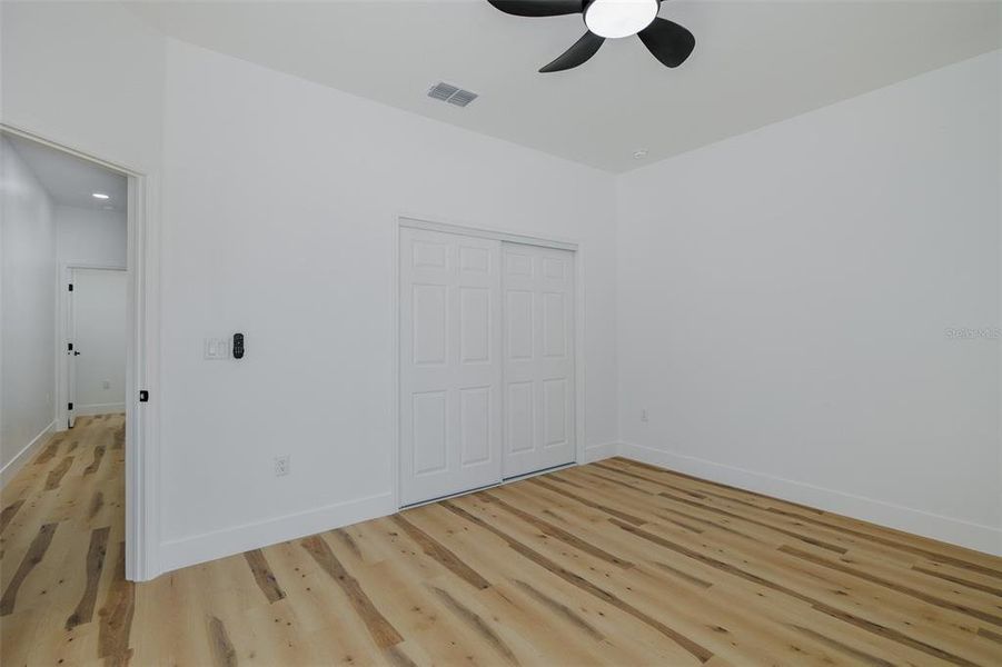 Spacious, unfurnished interior of a new home in , Weeki Wachee (Image 53).