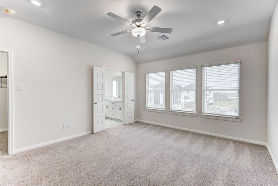 Spacious, unfurnished interior of a new home in Townsen Landing, Humble (Image 21).