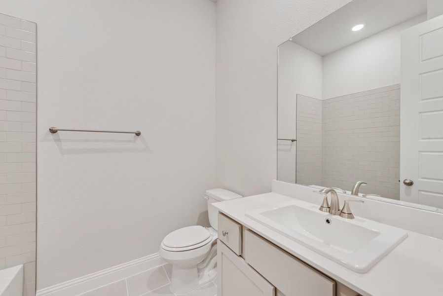 Furnished interior view inside a new home in , Frisco (Image 10).