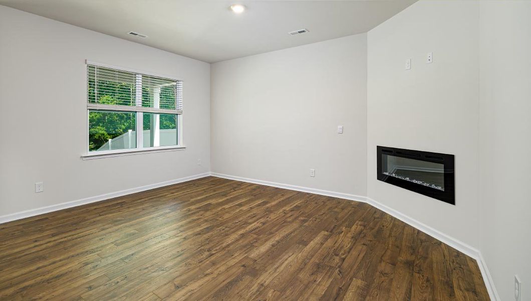 Spacious, unfurnished interior of a new home in Silverstein, Salisbury (Image 11).