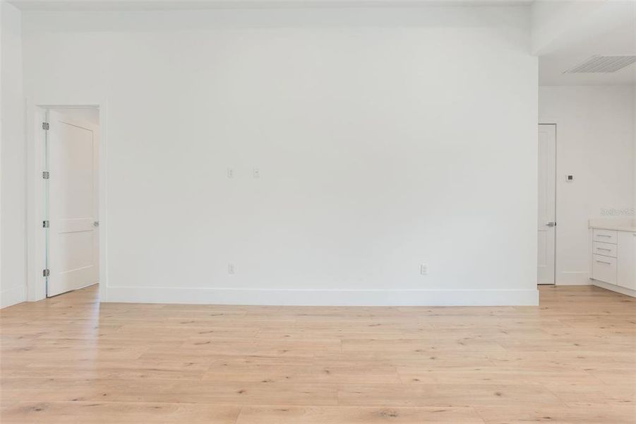 Spacious, unfurnished interior of a new home in , Montverde (Image 34).