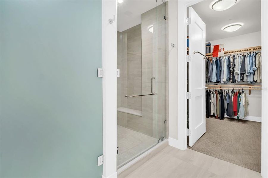 Furnished interior view inside a new home in , St. Petersburg (Image 32).